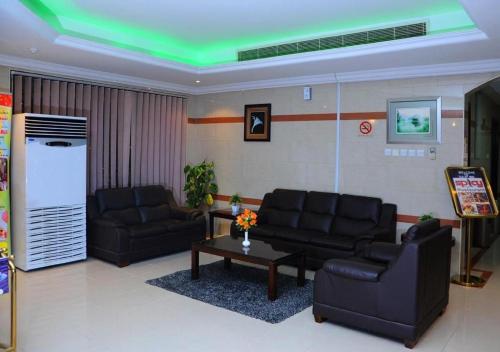 new royal palace hotel apartment