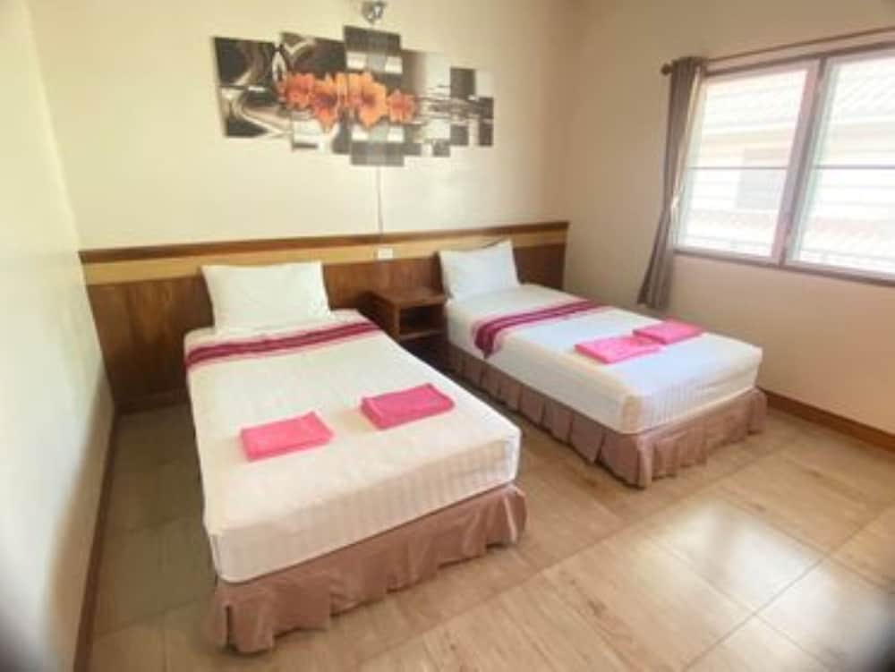 lotus hostel beach bar koh tao