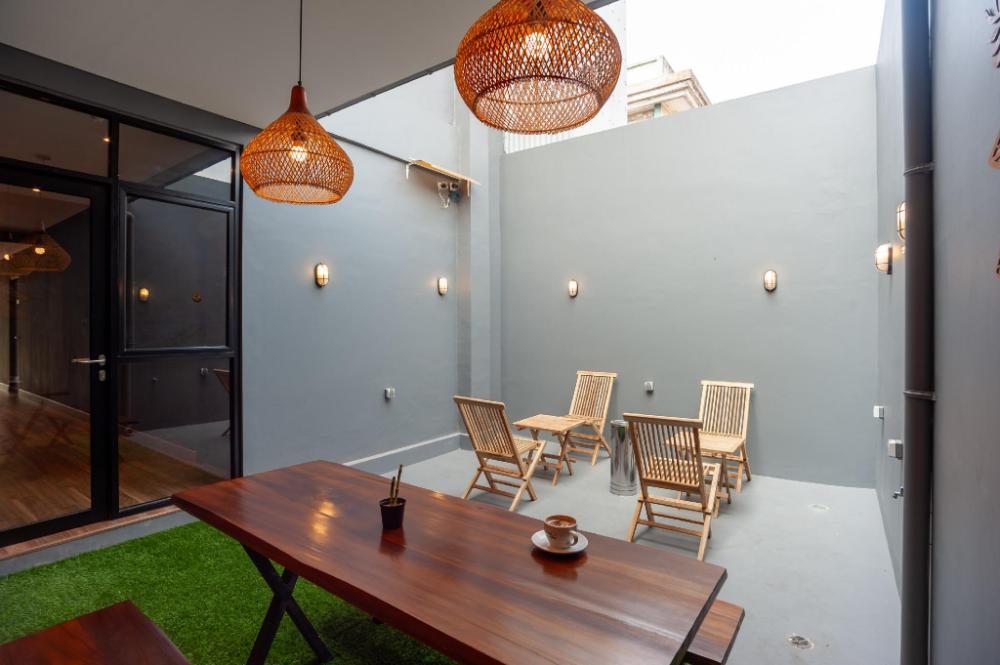 urbanview hotel groovy inn tangerang