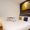 urbanview hotel groovy inn tangerang