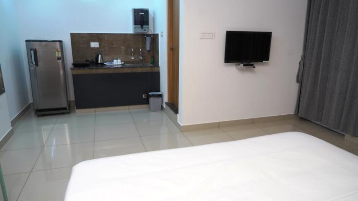 the white orchid luxury service apartments