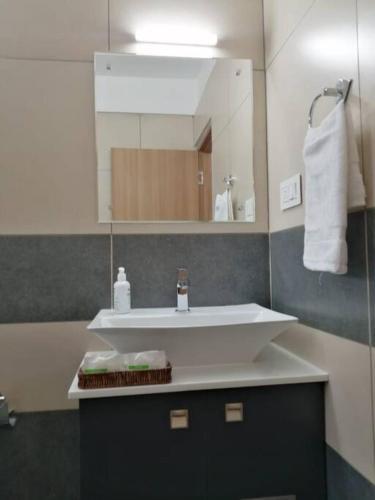 the white orchid luxury service apartments