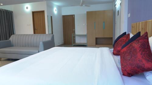the white orchid luxury service apartments