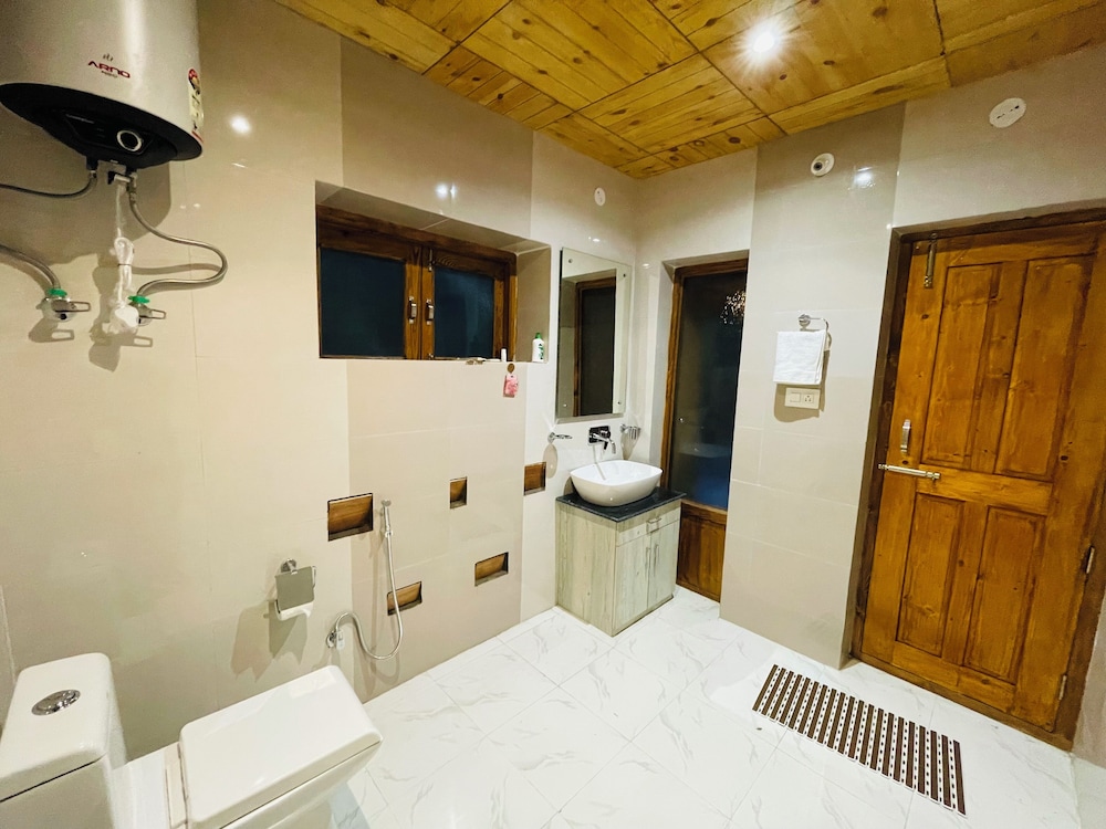 thiksay organic resort and retreat
