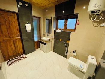 thiksay organic resort and retreat