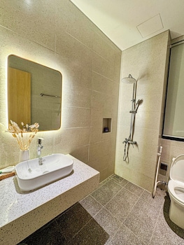 may house grand world phu qu c