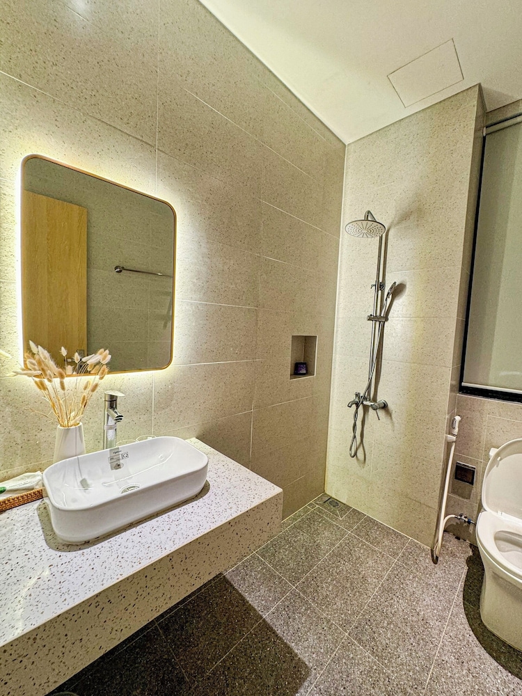 may house grand world phu qu c