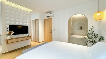 may house grand world phu qu c