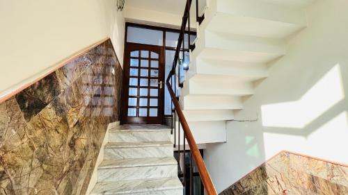 hotel starline near iffco chowk metro gurgaon