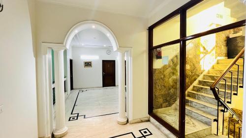 hotel starline near iffco chowk metro gurgaon