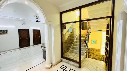 hotel starline near iffco chowk metro gurgaon