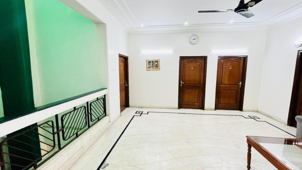 hotel starline near iffco chowk metro gurgaon