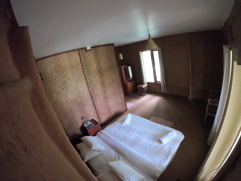 thennal jungle camp pvt ltd