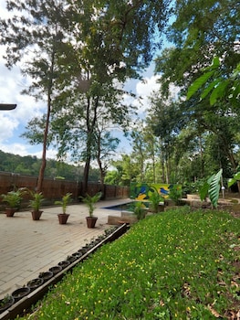 thennal jungle camp pvt ltd