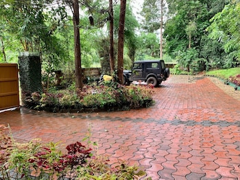 thennal jungle camp pvt ltd