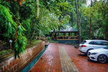 thennal jungle camp pvt ltd