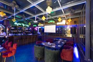 Tunight,India>>Ghaziabad,3 star