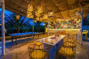 whoopers party hostel palolem