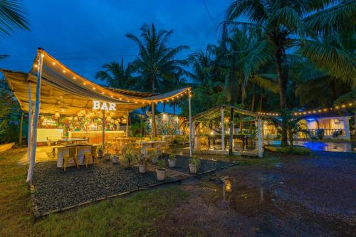 whoopers party hostel palolem