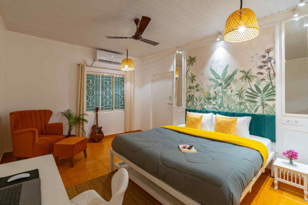 whoopers party hostel palolem