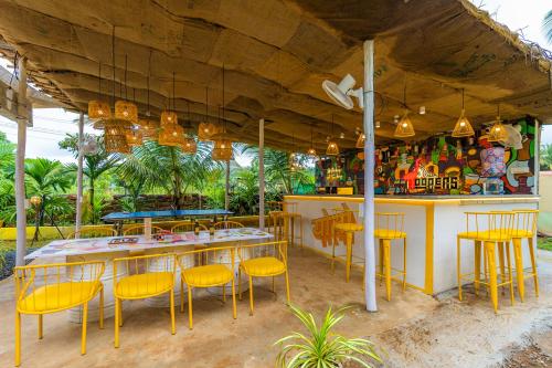 whoopers party hostel palolem