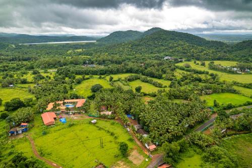 whoopers party hostel palolem