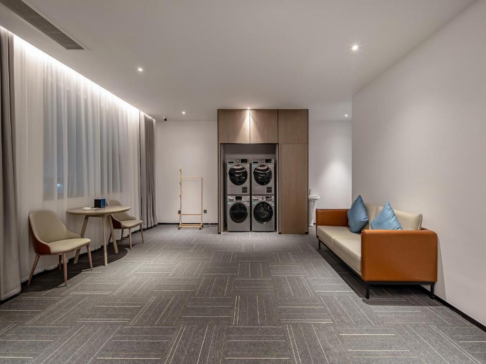 echarm hotel hechi bama