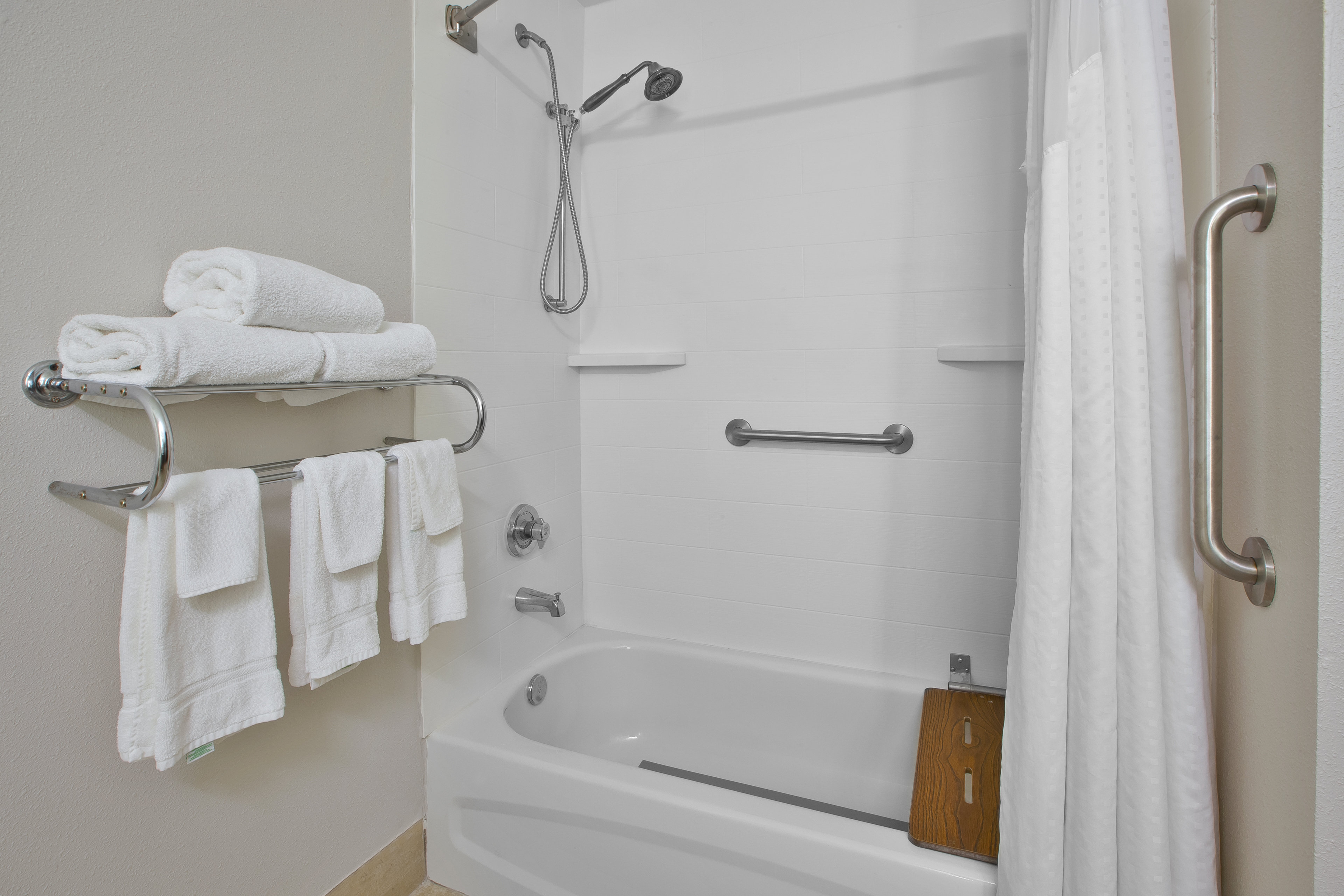 holiday inn express and suites milford by ihg