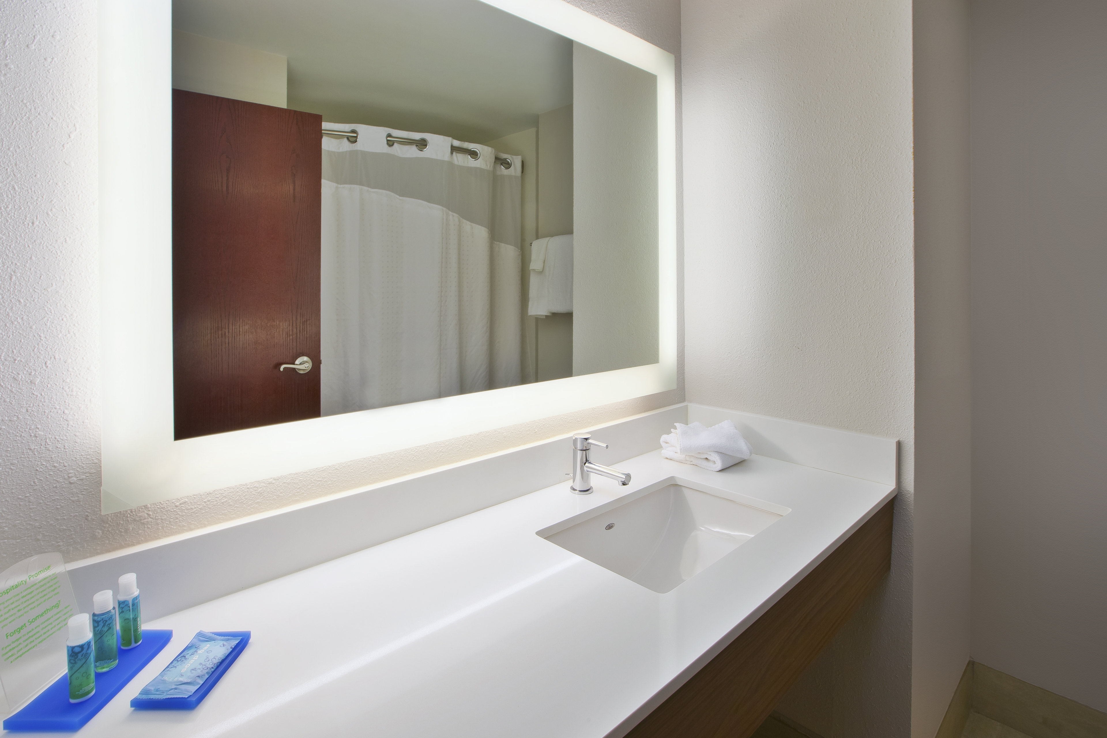holiday inn express and suites milford by ihg
