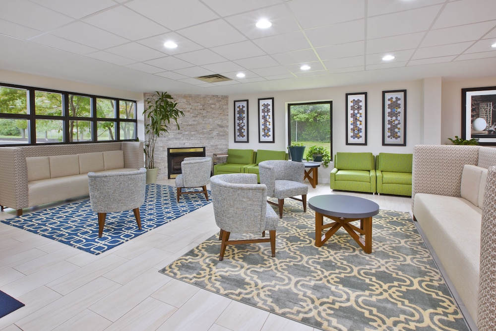 holiday inn express and suites milford by ihg