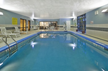 Holiday Inn Express & Suites Milford By Ihg,Hamilton County>>Cincinnati,3 star
