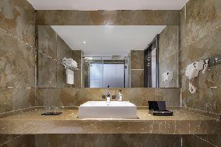 borrman hotel wuxi huishan ancient town shengan road metro station