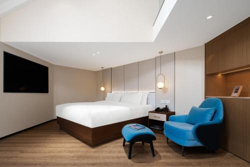 poltton international service apartment wuhan high speed railway station west square