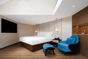 poltton international service apartment wuhan high speed railway station west square