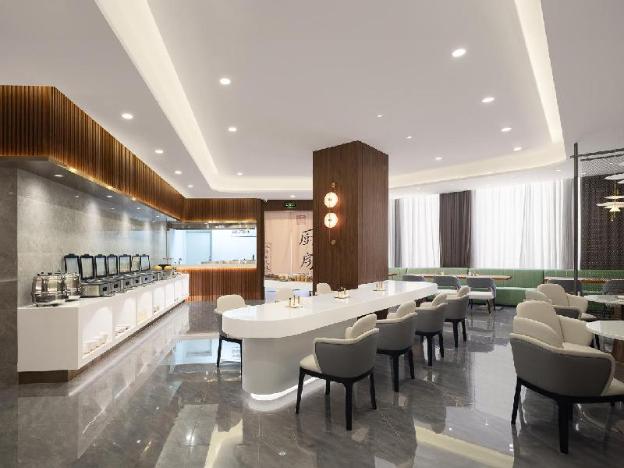 poltton international service apartment wuhan high speed railway station west square
