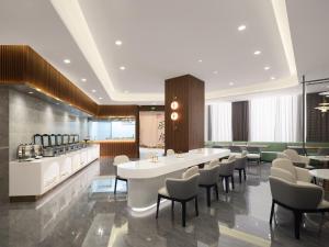 poltton international service apartment wuhan high speed railway station west square