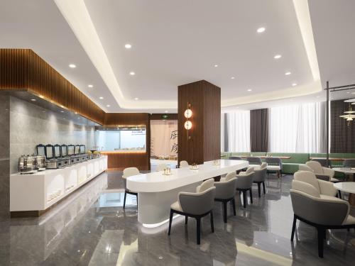 poltton international service apartment wuhan high speed railway station west square