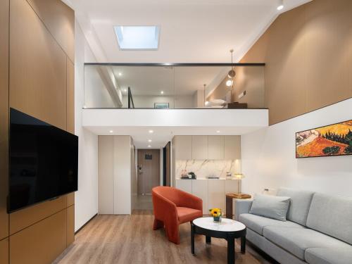 poltton international service apartment wuhan high speed railway station west square