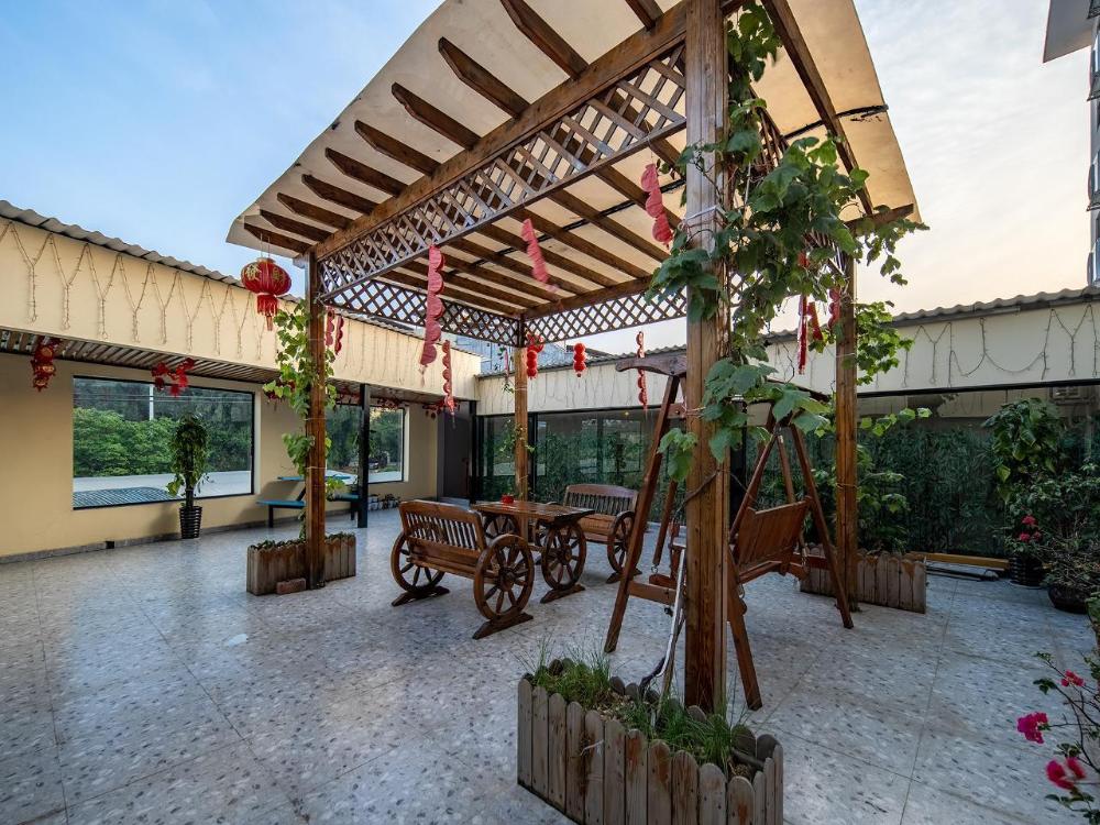 borrman hotel nanning anji passenger station xijin metro station