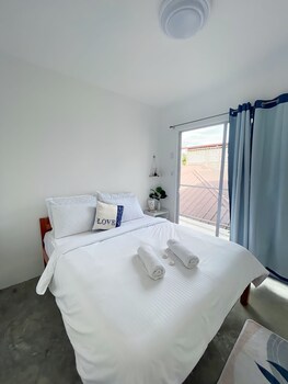 sunset paradise moalboal