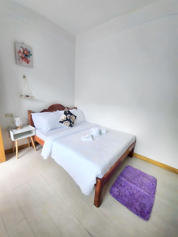 sunset paradise moalboal