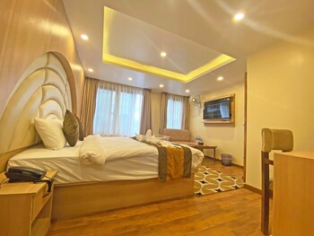 hotel airport gurkha