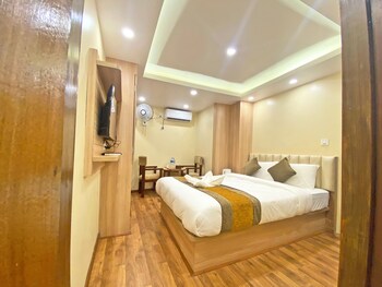 hotel airport gurkha