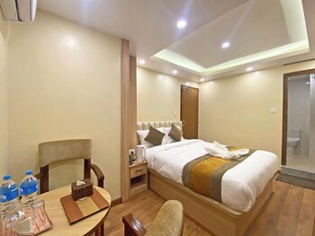 hotel airport gurkha