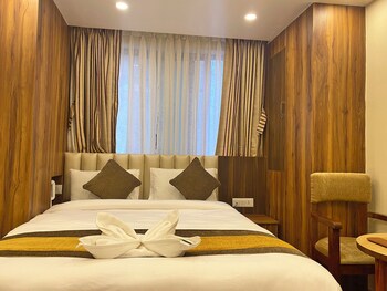 hotel airport gurkha