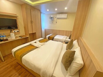 hotel airport gurkha