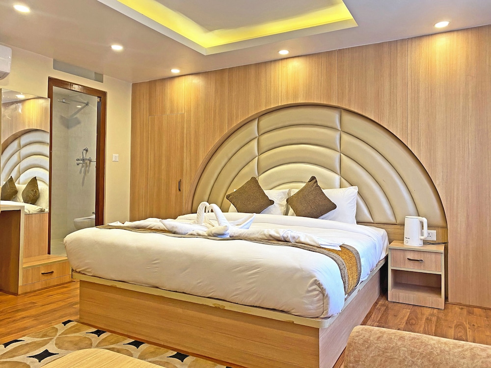 hotel airport gurkha