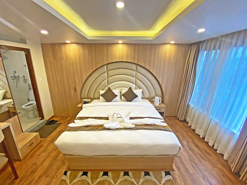 hotel airport gurkha