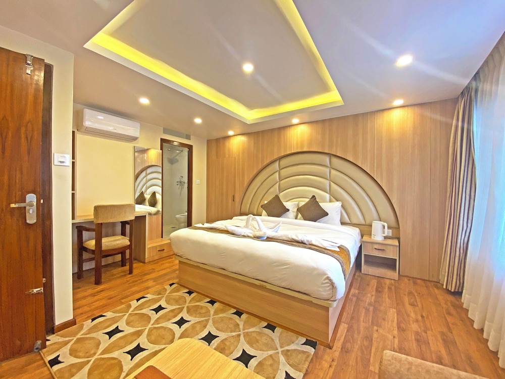 hotel airport gurkha