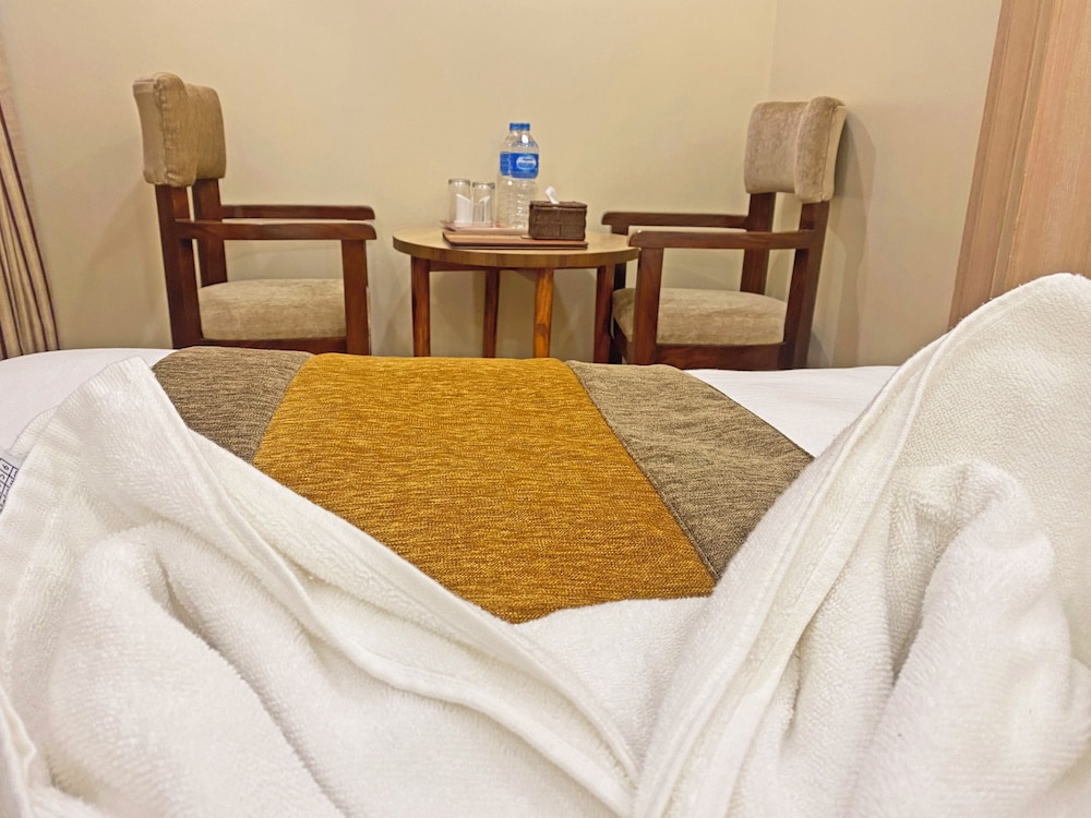hotel airport gurkha